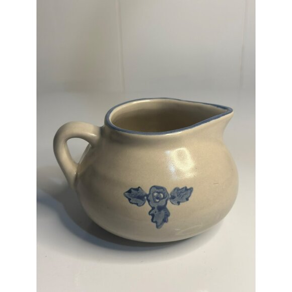 VTG Pfaltzgraff Yorktowne Stoneware Pitcher Gravy Boat 4" - Blue Floral Pattern - Picture 1 of 6